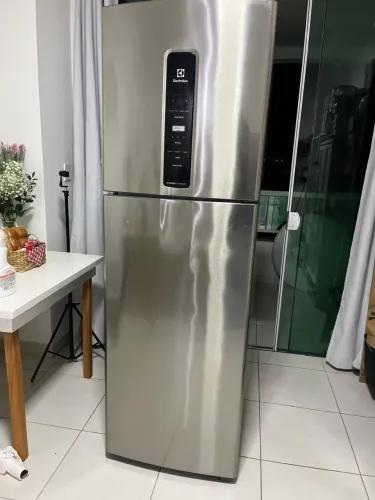 Geladeira Electrolux Frost Free Inverter 410L/ Conserto Ou Retirada de Peças