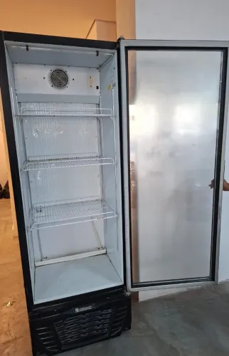 Geladeira Expositora