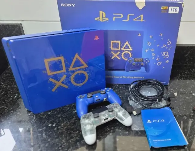 PS4 SLIM EDIÇÃO LIMITADA "DAYS 0F PLAY" - ITEM DE COLECIONADOR (1TB)
