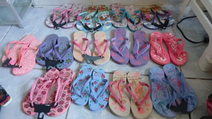 Sandalia 6.99 cada