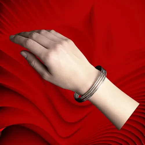 Conjunto de pulseiras finas de prata polida (argola/bracelete)