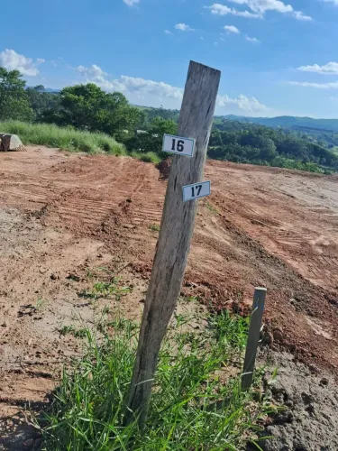 Aceito carro no terreno e parcelo restantes