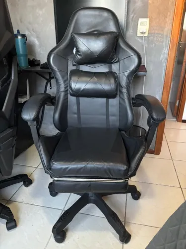 Cadeira Reclinável para Escritório com apoio para os pés