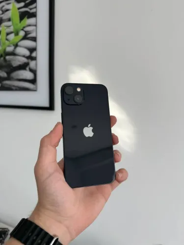 iPhone 13 Top