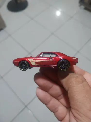 Hot Wheels '67 Pontiac Firebird 400.