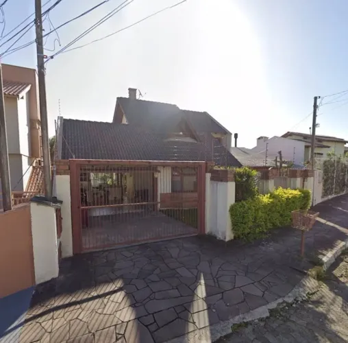 Casa para venda, 3 dormitórios, sendo 1 suíte, piscina, aquecimento à gás, excelente local