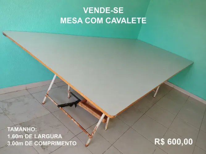 Mesa e cavalete