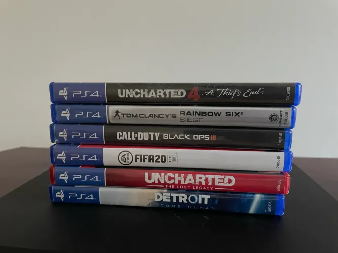 PS4 Slim [1TB] + 1 Controle + 6 Jogos Mídia Física (Muito Conservado)