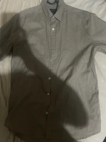 camisa manga curta, em linho. Nova.