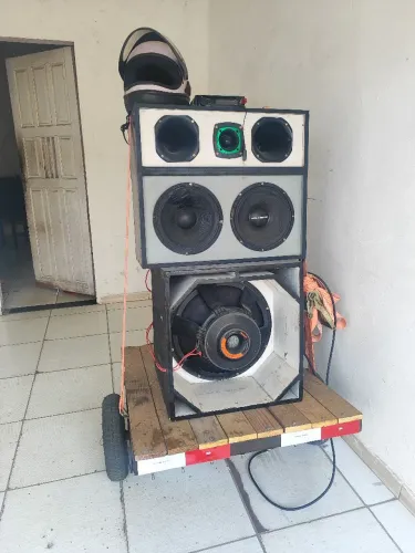 Carretinha e som automotivo completo