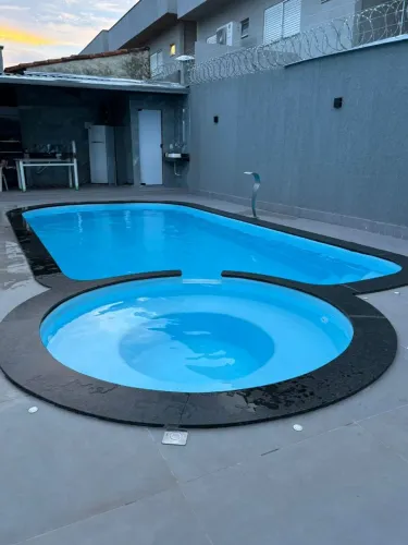Piscina Zeus com aquecimento solar e cascata 8.5mts