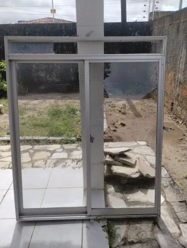 Janela de alumínio 1×1,20m