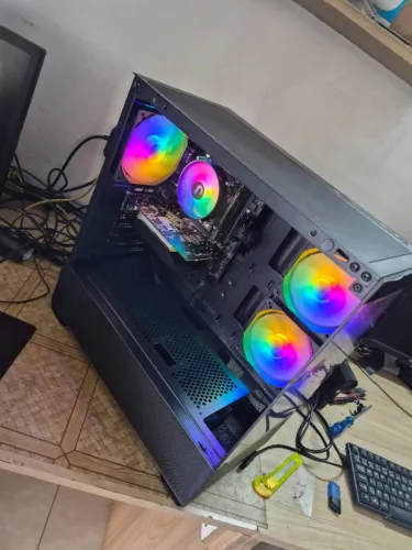 PC Gamer Core i5 9a Geração 8 Gigas Memória DDR4 SSD 128 Vídeo GTX550 Ti Windows 11 Somos