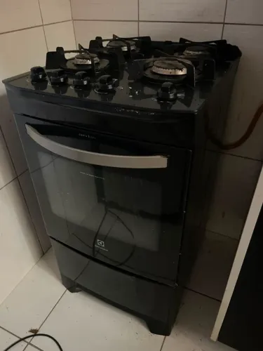 Fogão 4 bocas em bom estado 