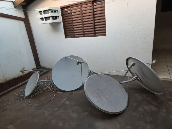 Antena parabólica usado