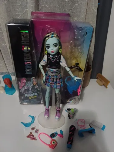 Boneca monster high frankie stein básica wave 1 g3