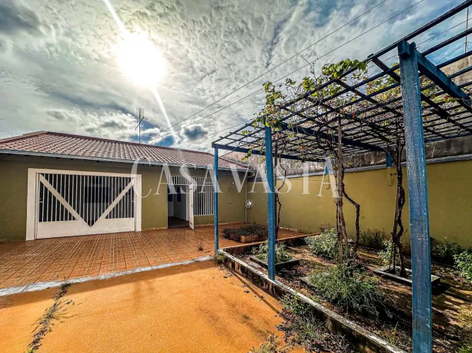 Casa à venda, 01 quarto, bairro Jussara