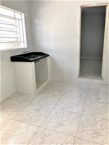 Casa com 40m² para locação na cidade de São Paulo bairro VILA DIVA