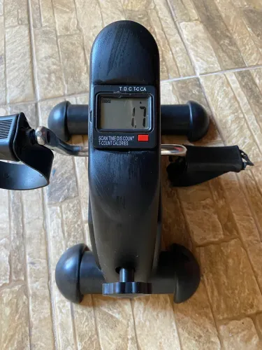Mini Bicicleta Ergométrica / Pedal Exercitador com Monitor Digital - Seminova