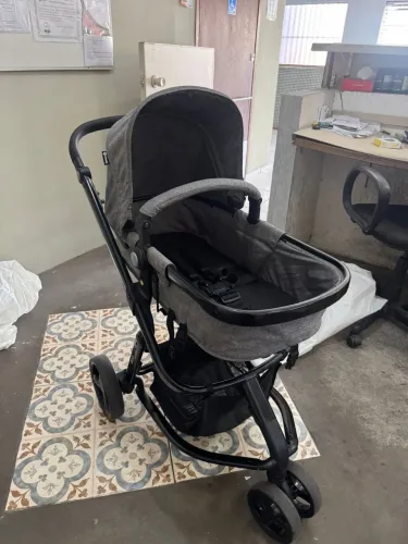 Carrinho Safety Mobi com Bebê conforto 3 em 1