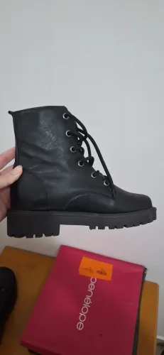 Coturno feminino