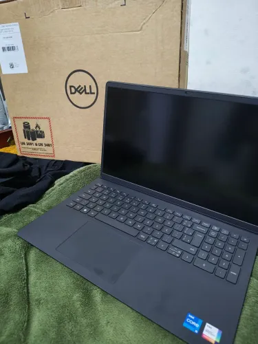 Dell Inspiron 3520 - i5 12th