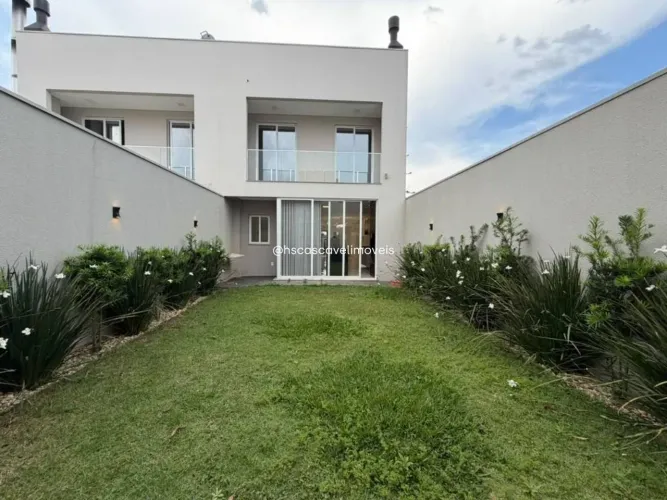 Sobrado com 4 Quartos, Suíte com Closet e Vista para a Cidade no Santa Cruz