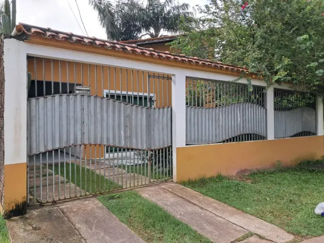 VENDO - CASA EM RESIDENCIAL JARDIM NOVA VIDA - AGUAS LINDAS
