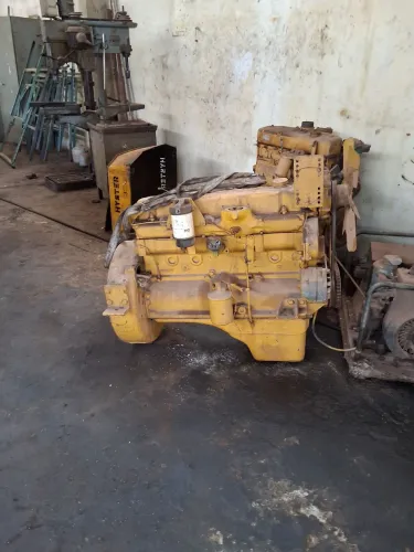 Motor perkins 6 cilindros , mercedes e Detroit com transmissão
