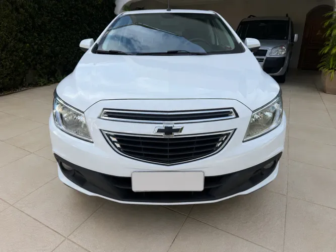 Chevrolet Onix Hatch LT 1.0 8V Flex Power Mec. 4P 2014