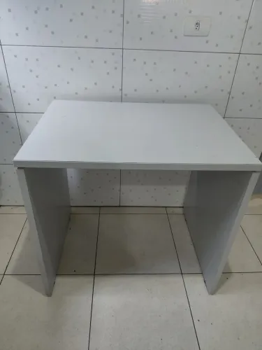 Mesa de Escritório Branca - Excelente Estado | R$ 140