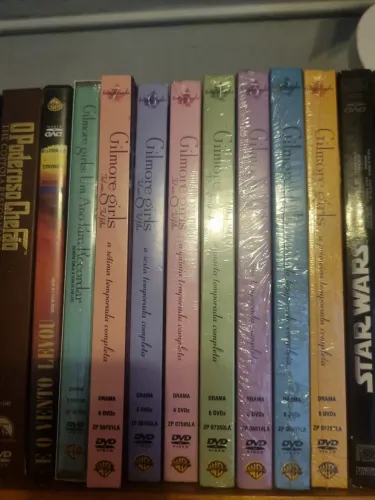 DVDs séries e filmes (consulte valores pelo chat)
