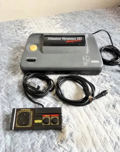 Master System 3 + Controle quadrado original + Sonic na memória 