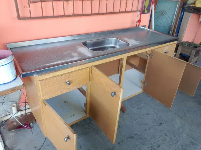 Balcão de cozinha c/ pia de inox