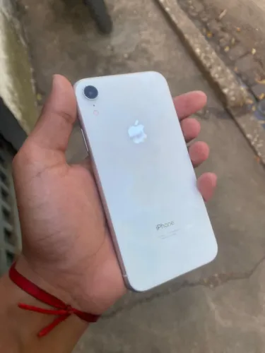 Vendo iPhone XR em ótimo estado!