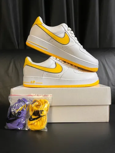 Tênis Nike Air Force 1 Low Retro QS KB Lakers Home TAM 44