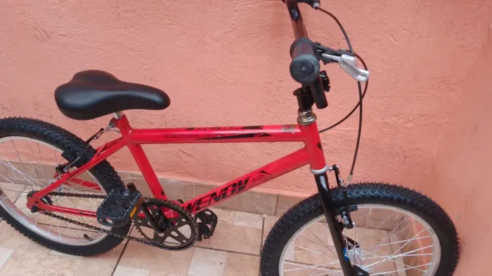 Bicicleta aro 20 Cross menino semi nova