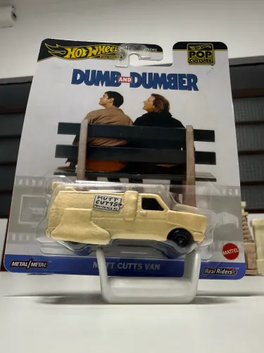 Hot Wheels Premium Pop Culture Debi & Loide Mutt Cutts Van