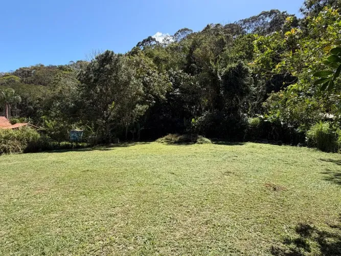 TERRENO 100% PLANO DE 1.000M² EM ITAIPAVA - ÁREA NOBRE