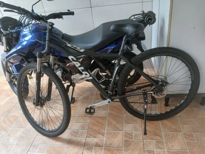 Bike semi nova caloi quadro alumínio