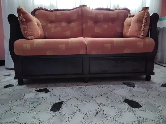 Sofa 2 lugares em Imbuia perfeito estado de conservação 