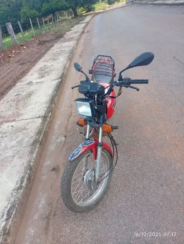 Moto muito boa tudo certo com ela original