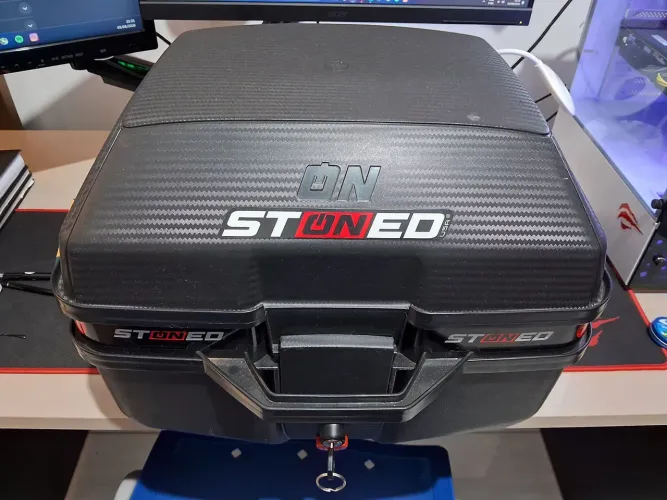 Vendo Bau de Moto de 35L Muito Novo