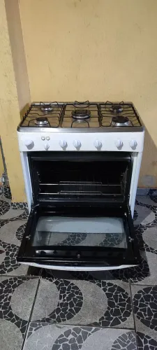 fogão 5 bocas funcionando o forno