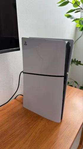 PlayStation 5 Slim Digital 1TB + 2 Controles DualSense + Base Carregamento Dupla