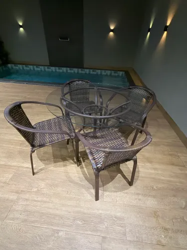 MESA SACADA EM VIDRO 1,10 CM