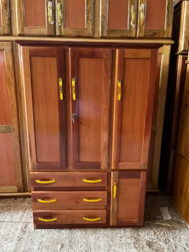 Guarda Roupa - 3 PORTAS