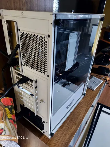 Pc gamer i5 8 geração 16gb de ram + placa de vídeo Rx6600 8gb+ teclado e mouse gamer.