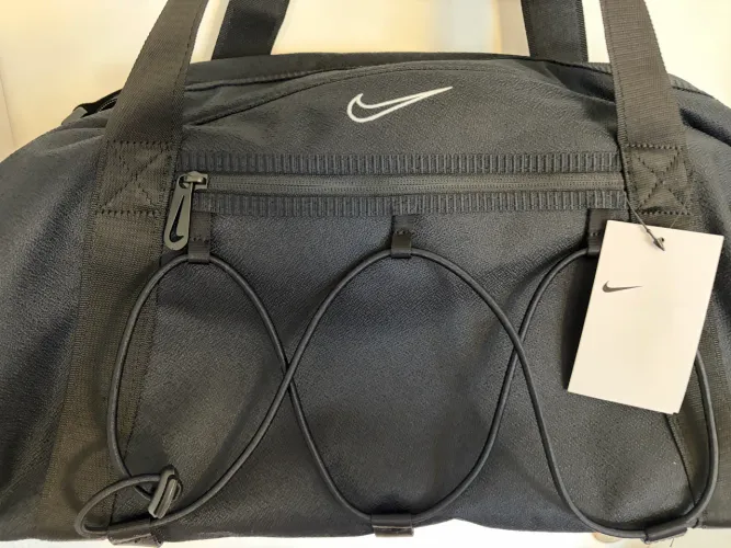 Bolsa Nike sem uso one Club Preta
