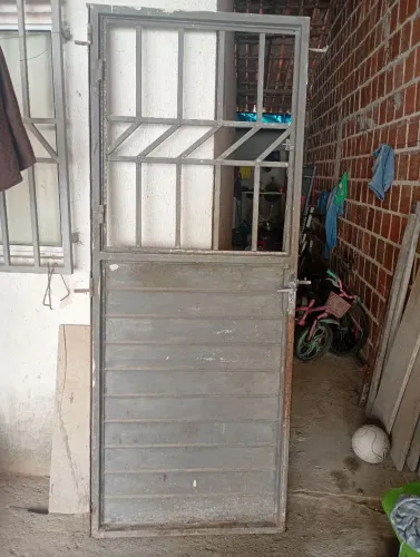 Porta em Metalon 